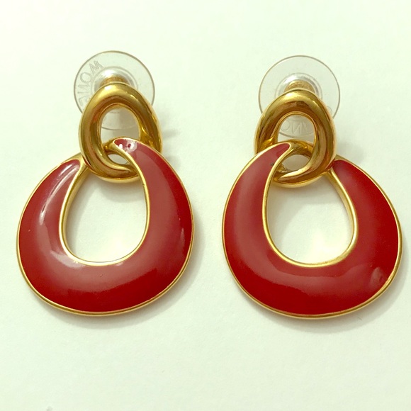 Jewelry - Stunning vintage pierced earrings